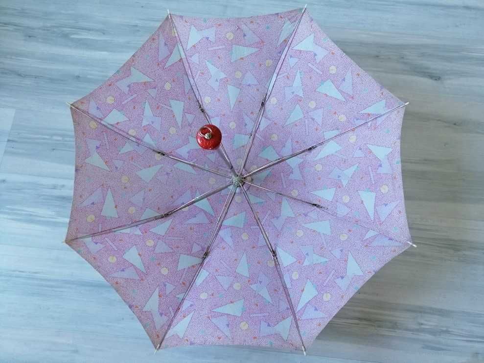 Parasol damski składany, manualny. W geometryczne kształty i kropeczki
