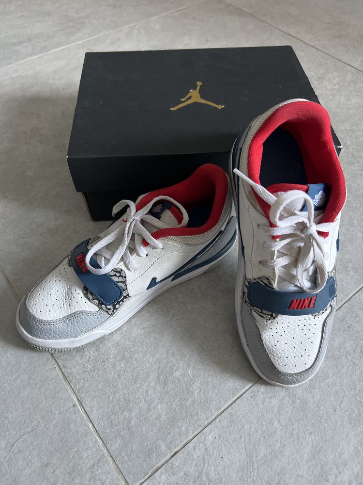 Взуття дитяче кросівки Nike Jordan