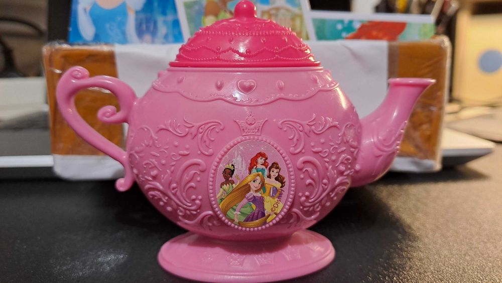 Conjunto de Chá das Princesas Disney.
Novo