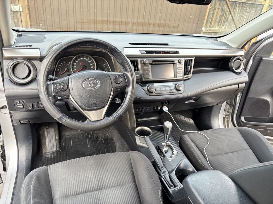 Продам Toyota Rav4(oficial)