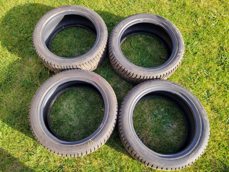 Продам зимову резину Hankook 245/45 R19