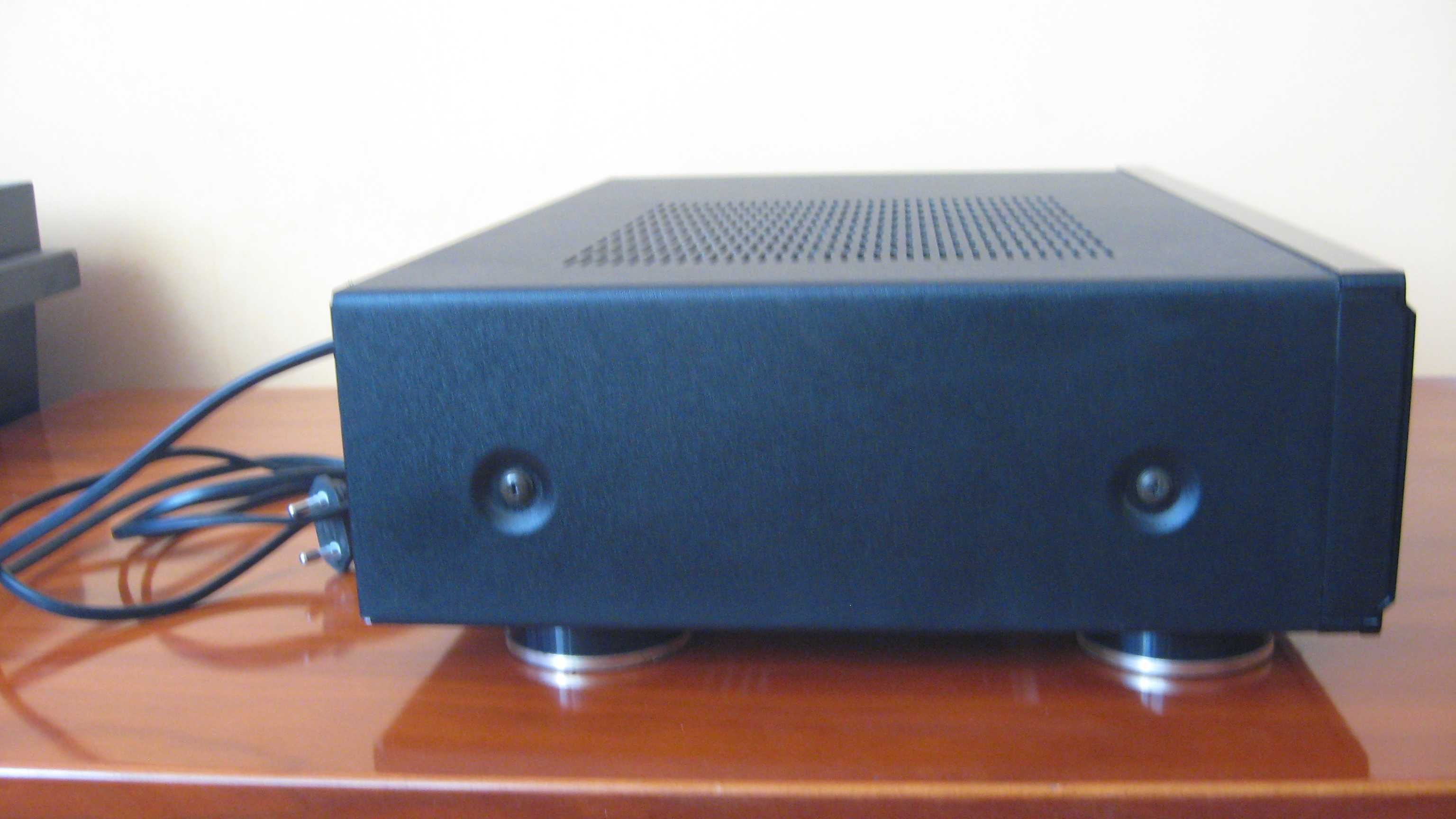 Amplificador DENON PMA 655 R com comando e manual de instruções