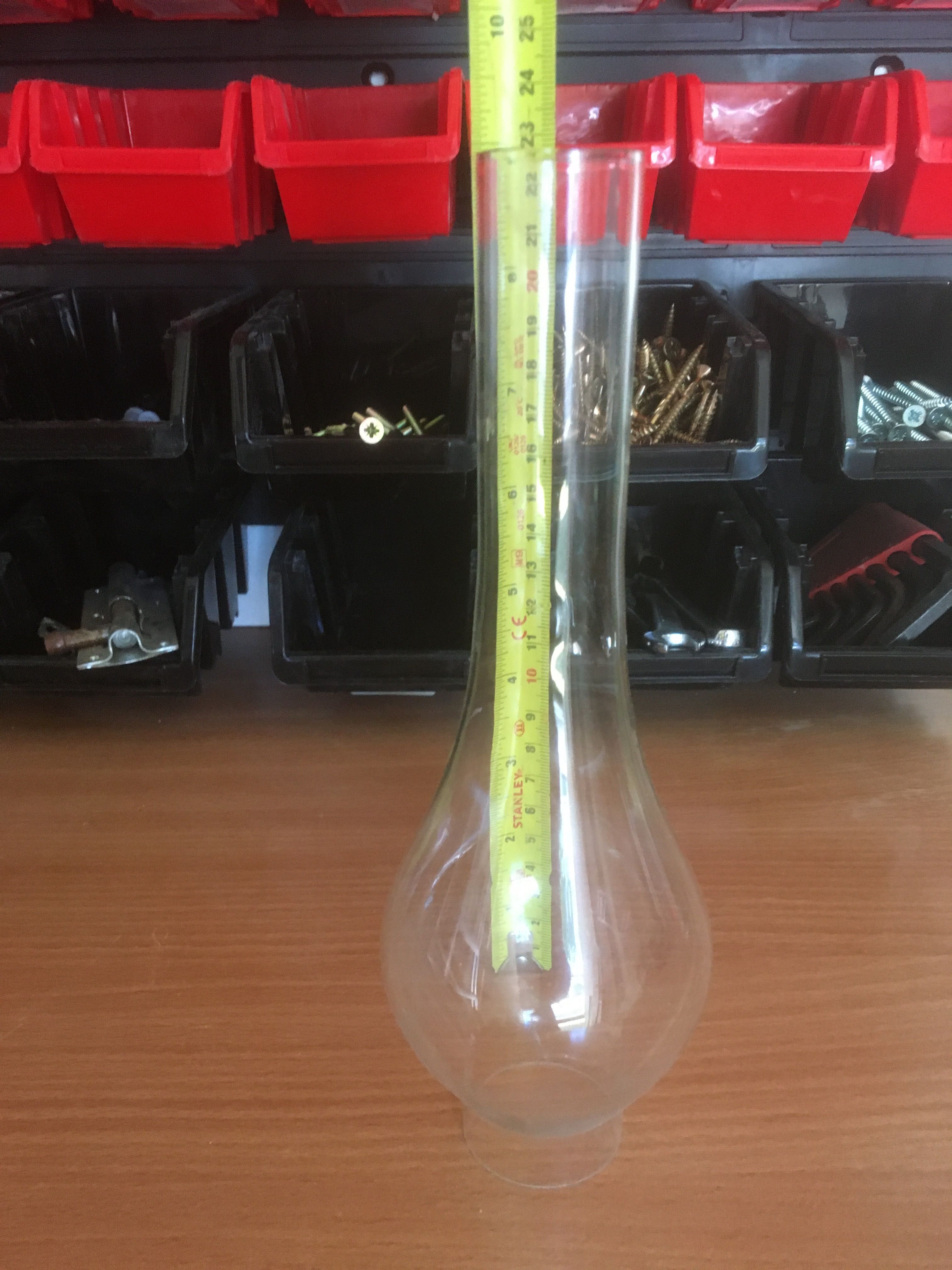 Klosz, kominek, cylinder lampy naftowej.