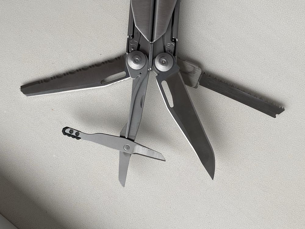 Leatherman Surge