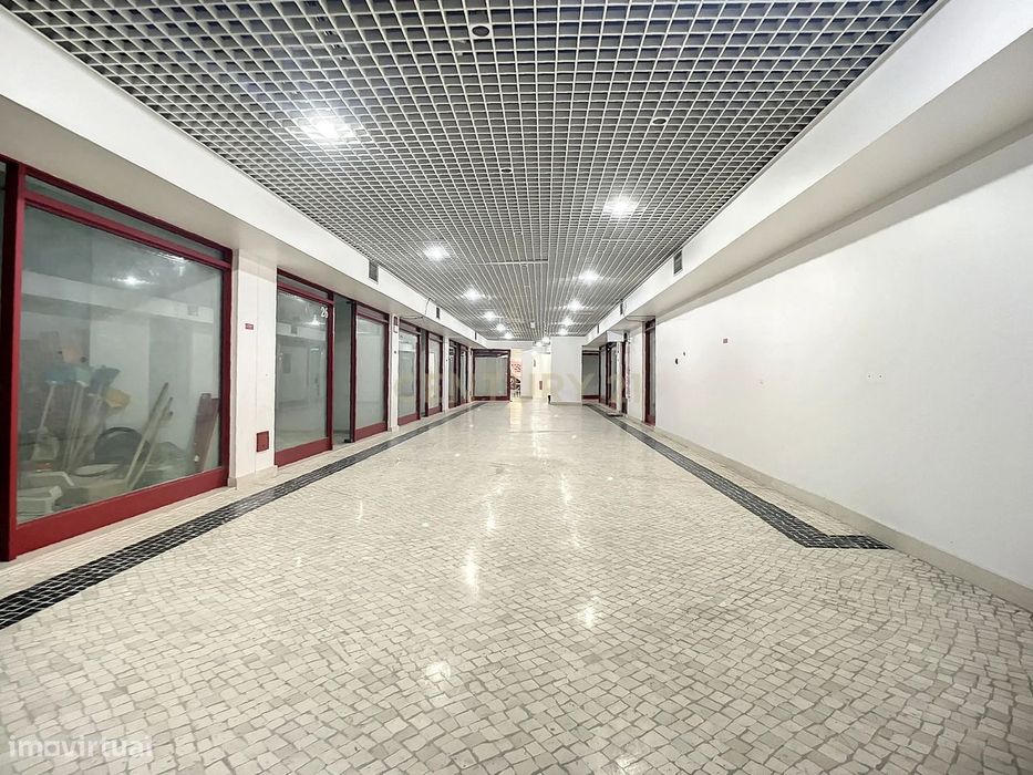 Loja Edifício Varandas em Nazaré