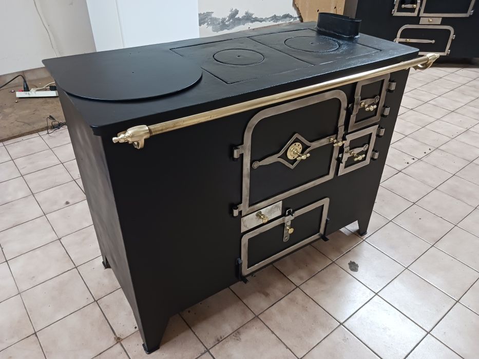 Fogao tradicional rústico em ótimo estado, com panela opcional ou tamp