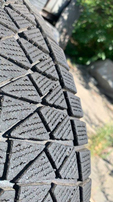 215/65 R16 98S Bridgestone Blizzak DM-V2, зимова, комплект