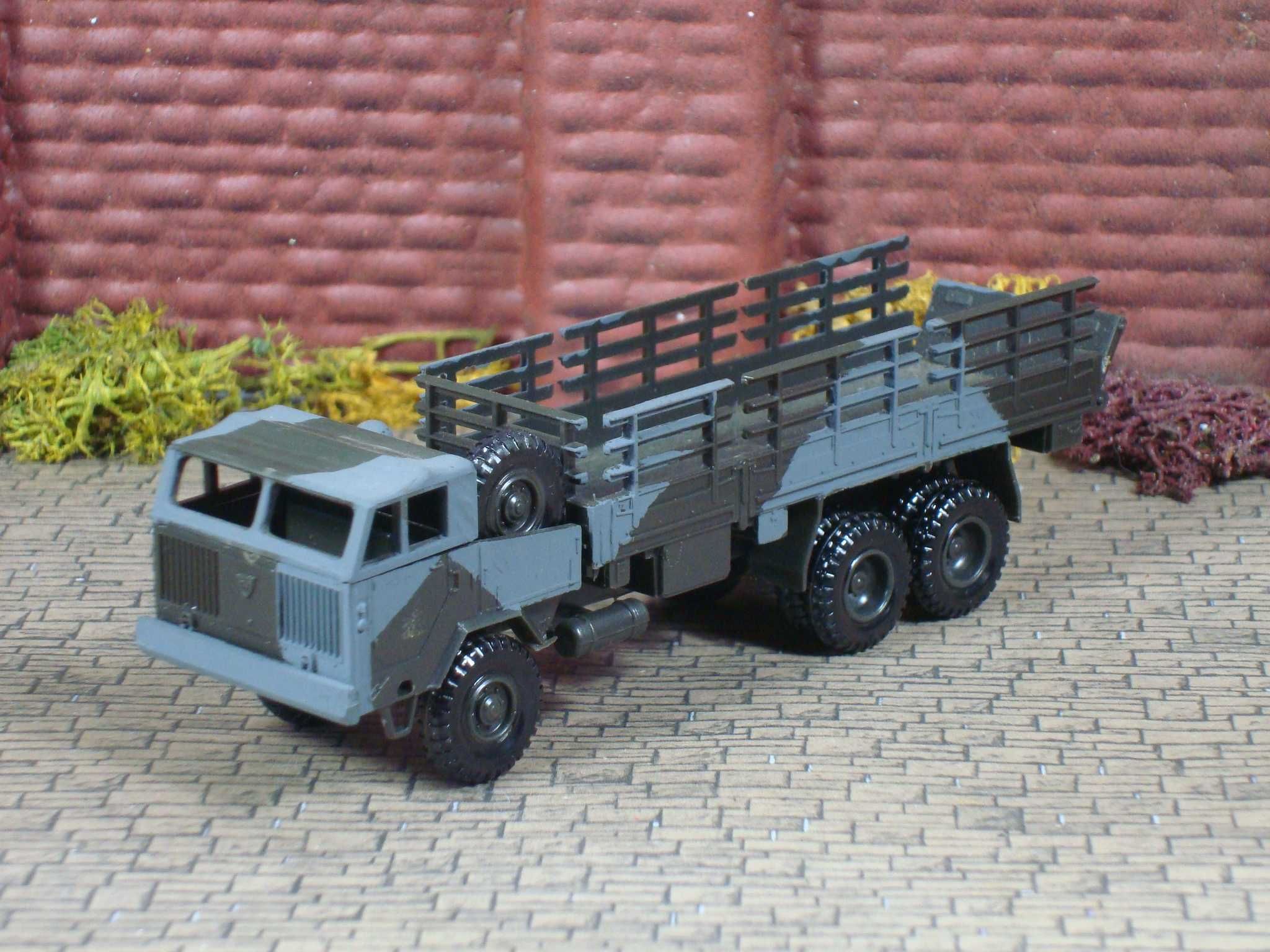Roco Minitanks - Camião de transporte do exército US / 1:87 / Usado