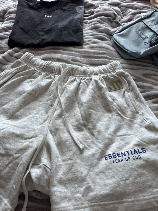 Шорти сірі essentials fear of god