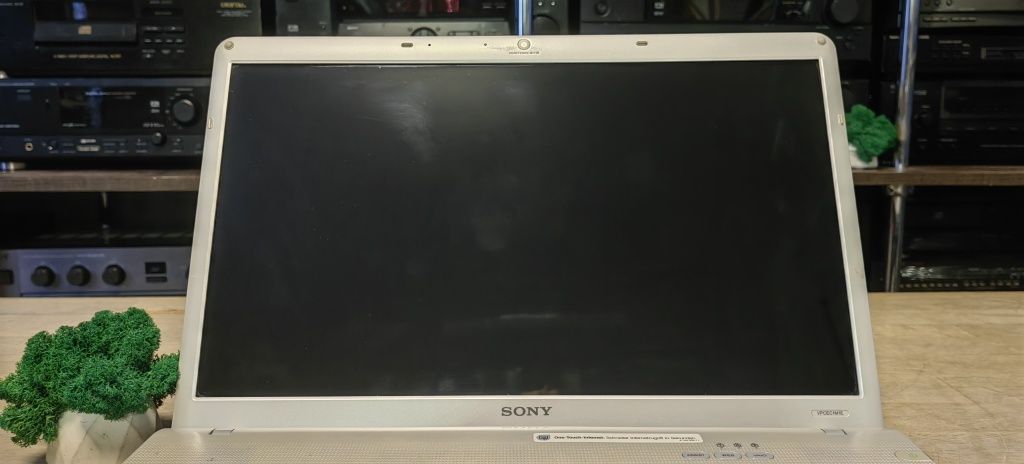 Ноутбук Sony PCG-91112M/i3-1Gen/Ram No/HDD No/Дефект