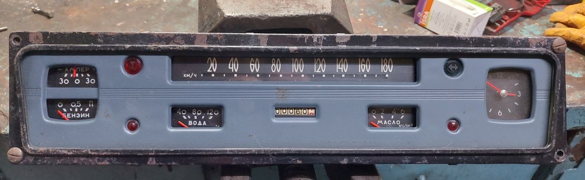 Продам приборный щиток газ 24
