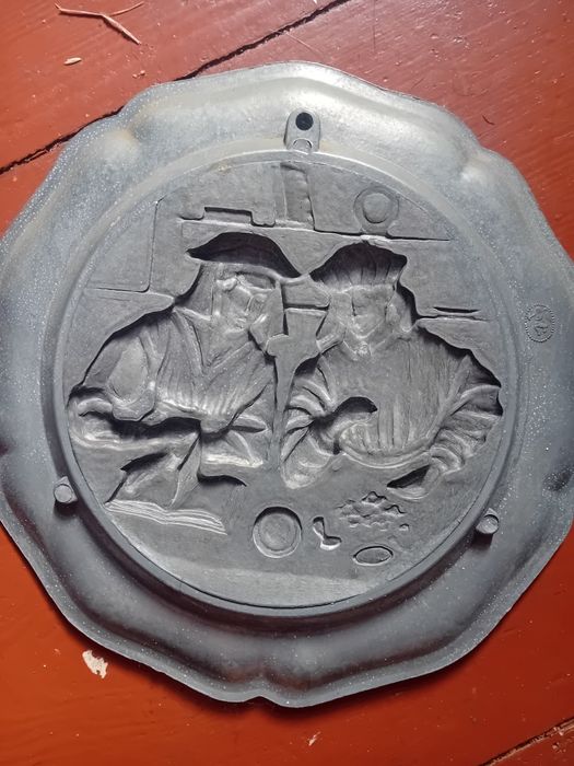 Dekoracyjny talerz z Cyny.