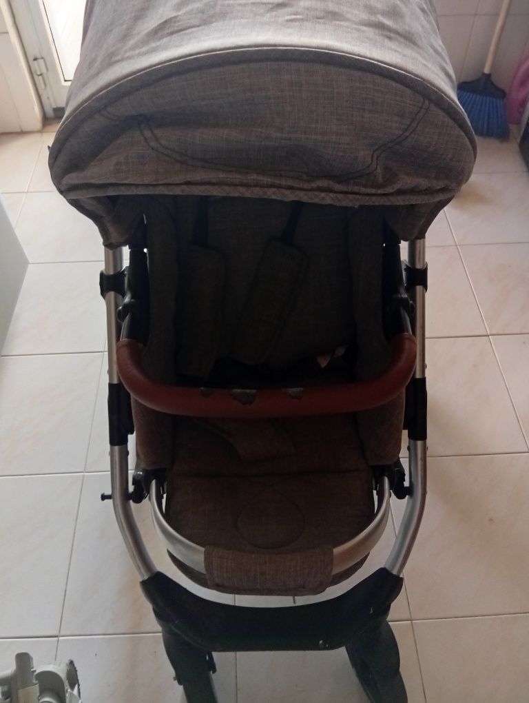 Carro bebe Pierre cardin usado