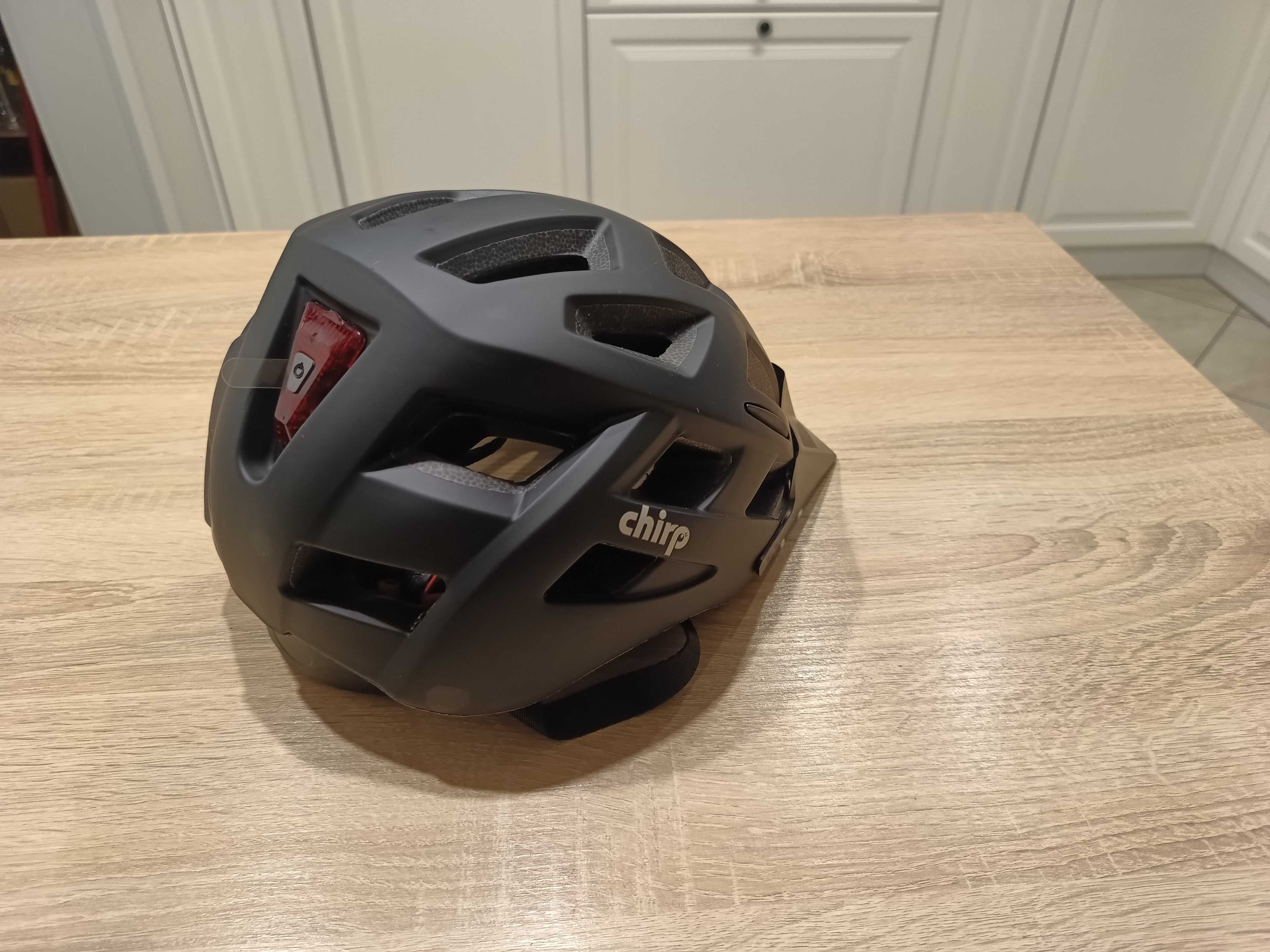Kask Na Rower Rowerowy Chirp Biały Czarny S M L Światło Ostrzegawcze