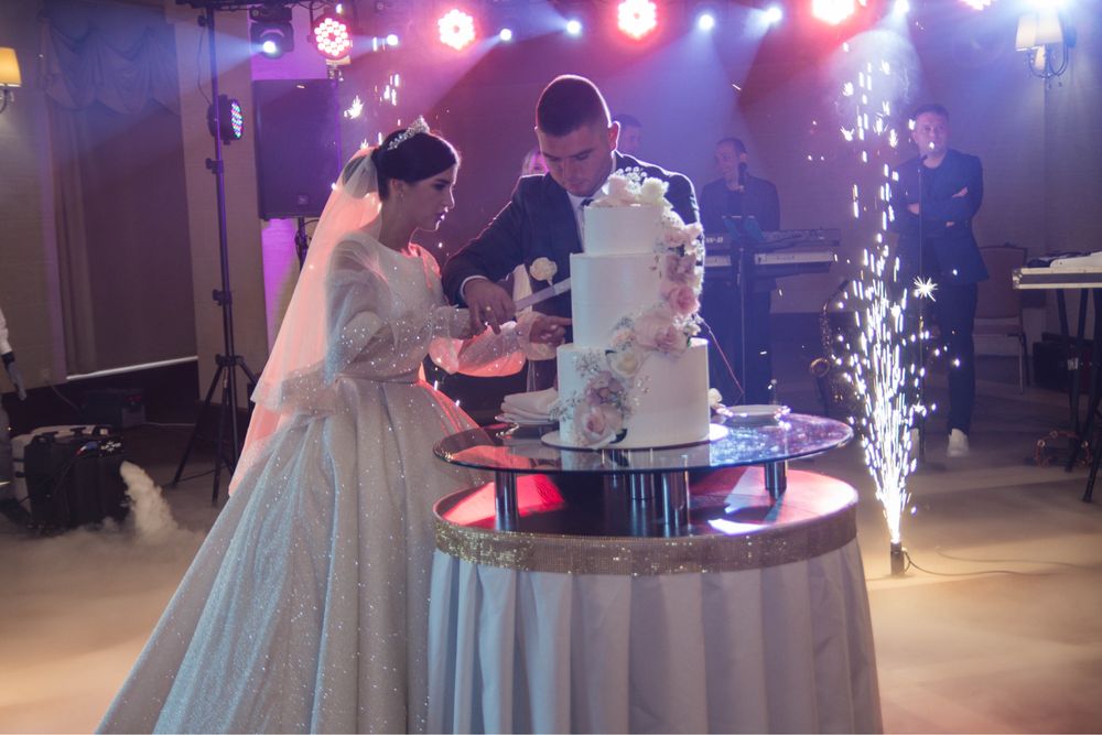 Весільна сукня