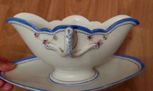 Stara sosjerka z porcelany