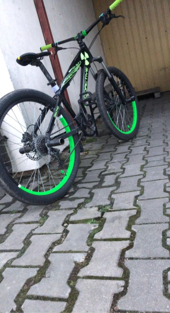 Rower stunt dh mtb fr dirt dartmor ns .