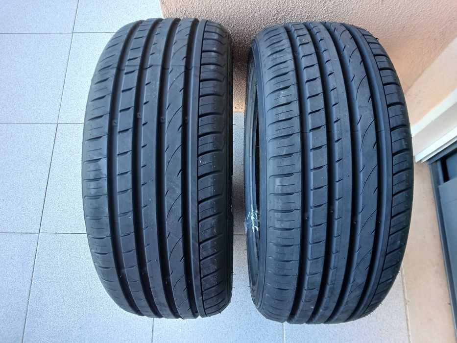 Dois pneus 205/45ZR16