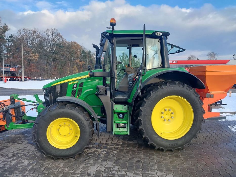 John Deere 6090M  pierwszy właściciel, kupiony w salon Polska
