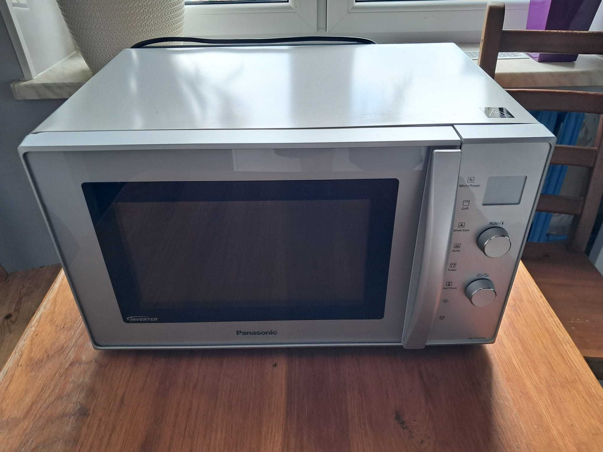 Panasonic NN-CD575 kompaktowa kuchenka wielofunkcyjna Slim-Line