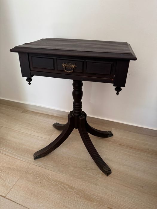 Mesinha de apoio antiga