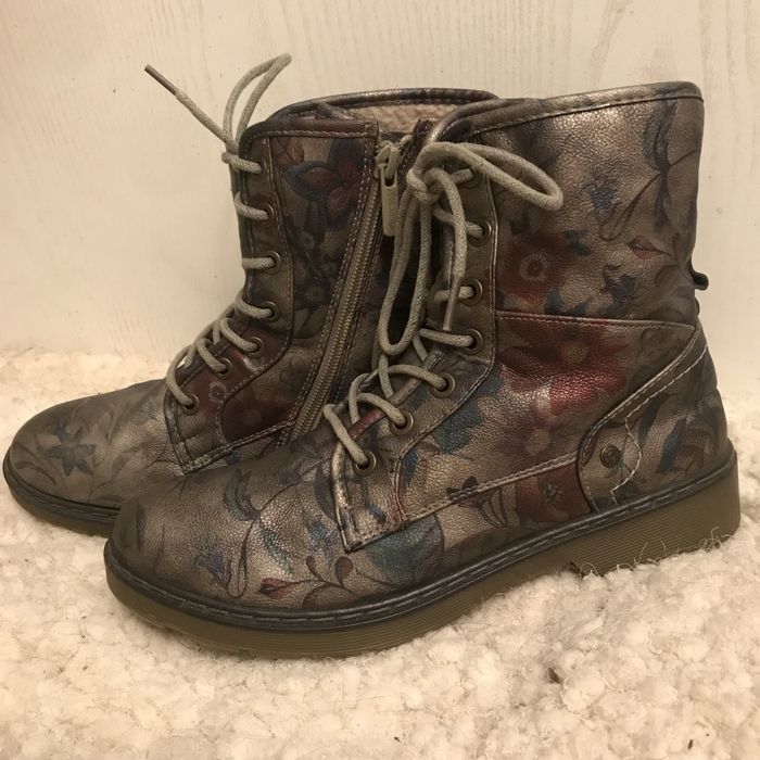 Зимние ботинки фирмы Мустанг . Кроссовки  фирмы adidas, размер 44