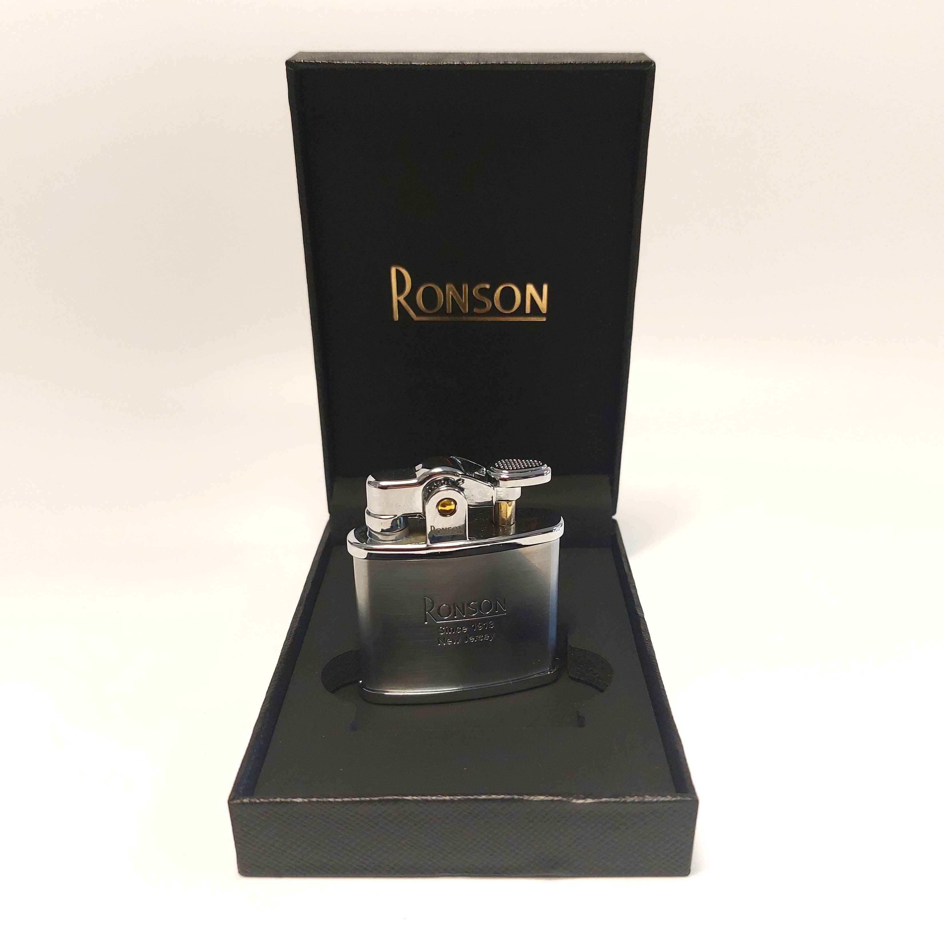 Zapalniczka benzynowa Ronson Standard, model 1943 klasyk retro srebrna