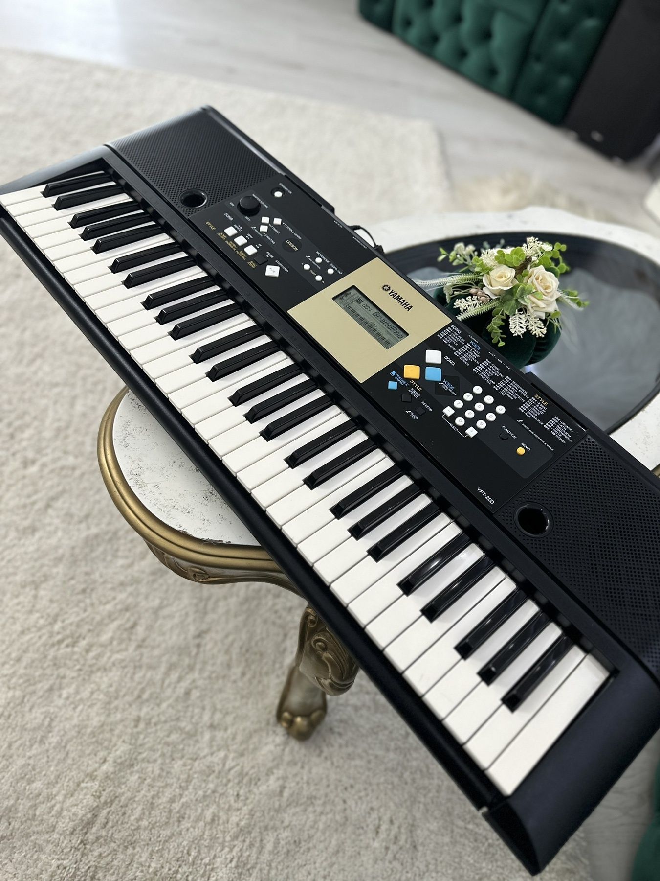 синтезатор Yamana YPT-220