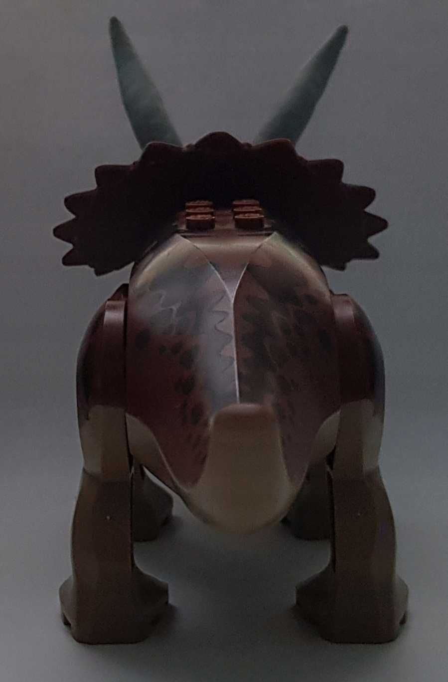 Lego Jurassic World Dino 5885 Triceratops Trapper tricera01