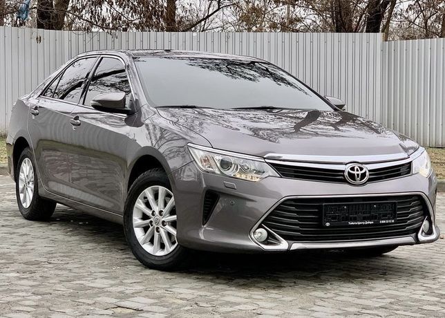 Toyota Camry Official