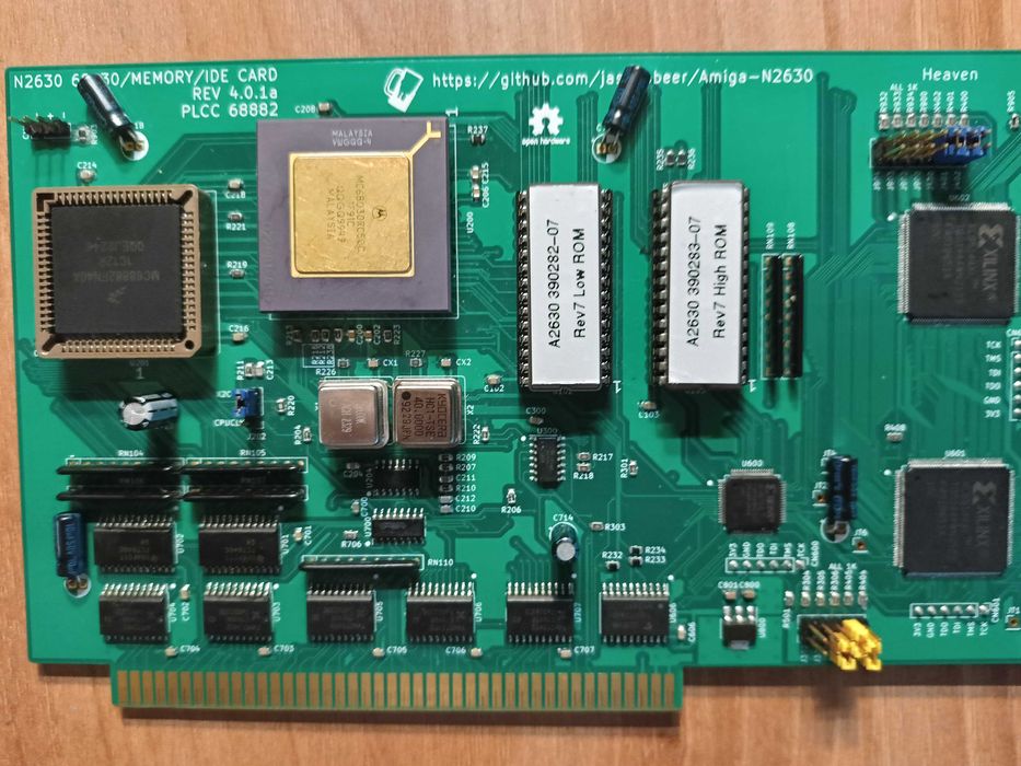 Amiga N2630 akcelerator z 68030/50MHz, koprocesor, 8MB + 128MB RAM