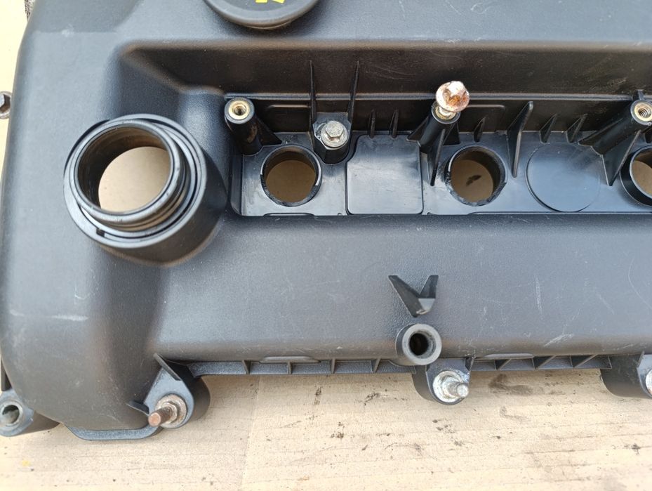 Кришка клапанів 2.0 Benzin Mazda 6 3 5 Volvo