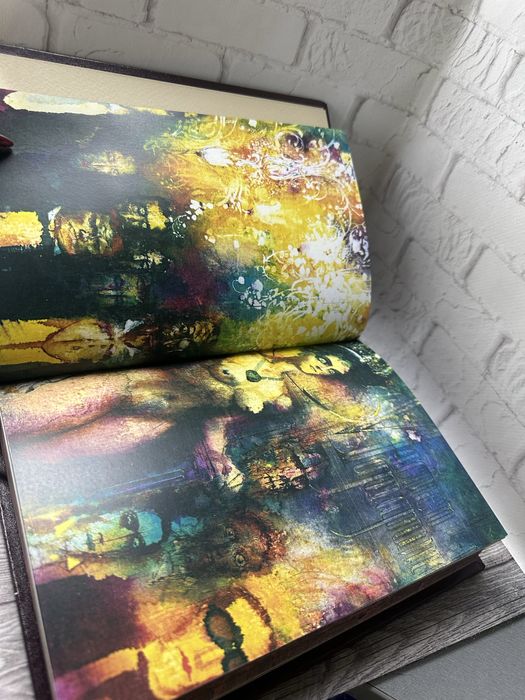 Книга в шкіряній палітурці «Майстер і Маргарита» М.Булгаков