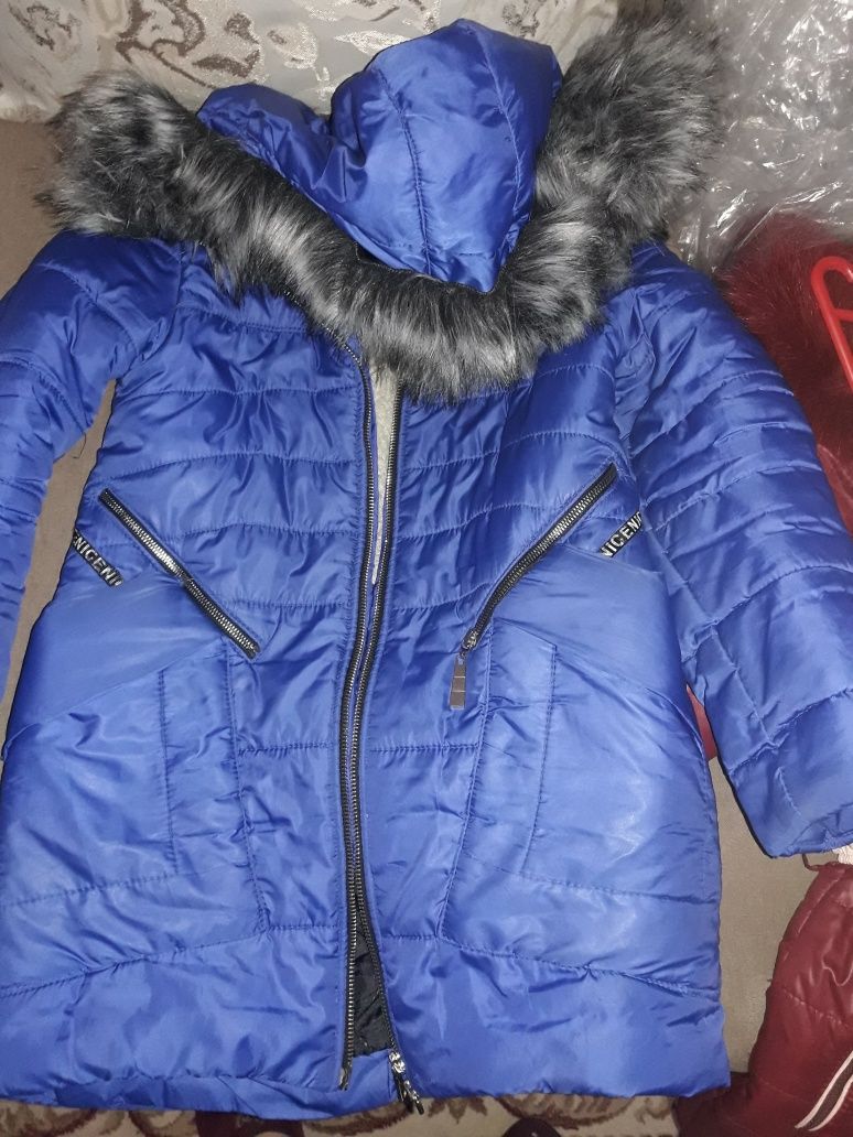 Теплое зимнее пальто 40р