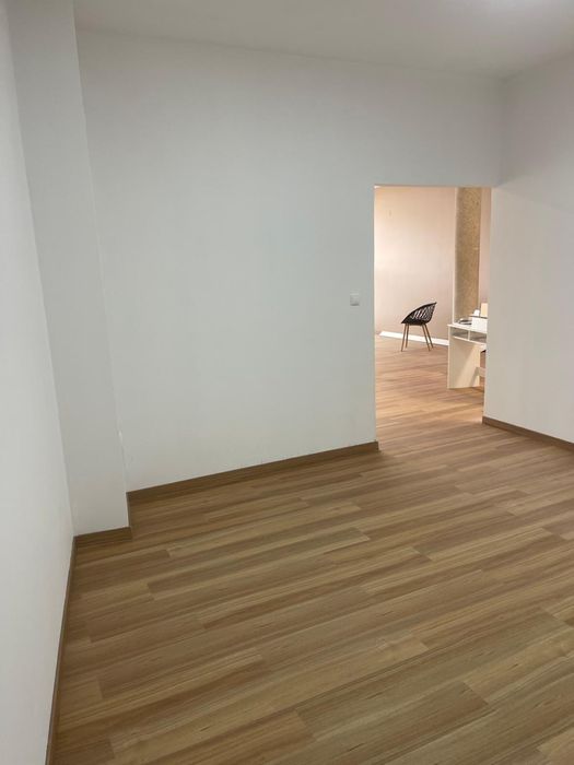 Loja convertida em apartamento80m2, 3 vagas +3 arrumos,