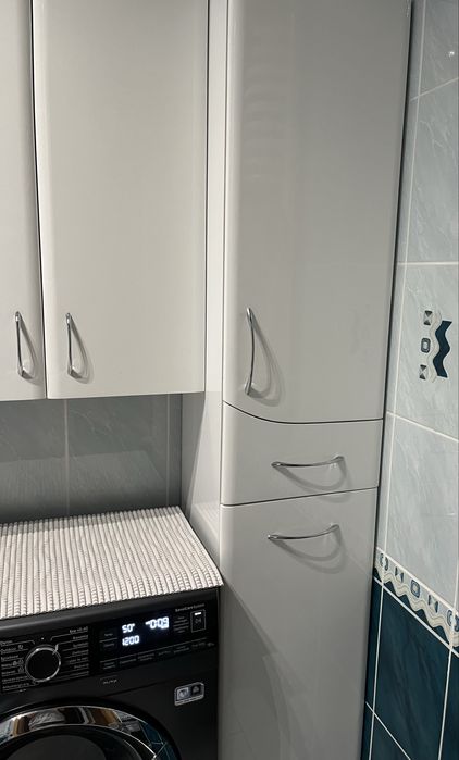 Szafka lazienkowa slupek z koszem