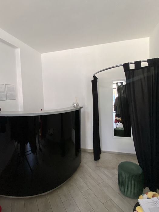 Магазин,шоурум жіночого одягу