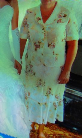 Женский костюм блузка и юбка р.54 бежевая