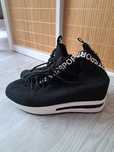 Buty damskie na koturnie 40