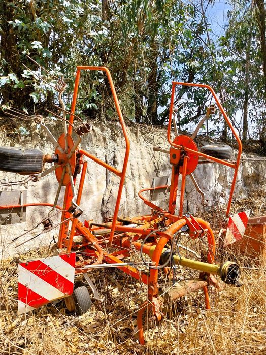 Reboque Autocarregante, Juntadores, Espalhador, Gadanheira
