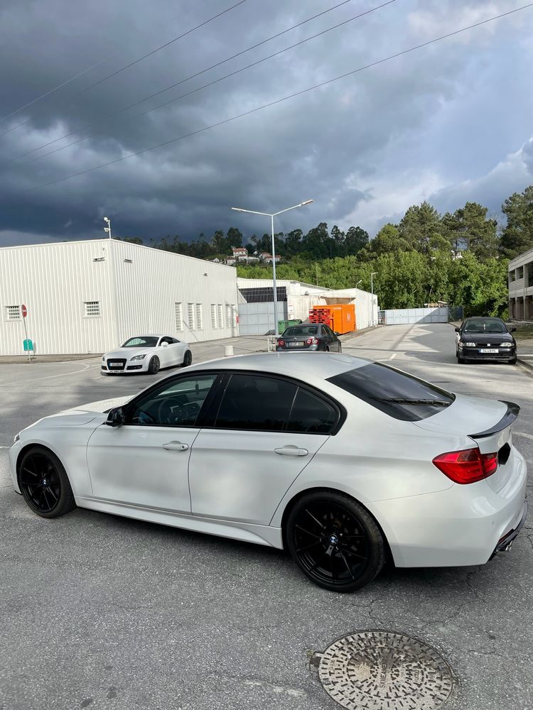 Bmw Serie 3 pack M F30 ( trato de credito)