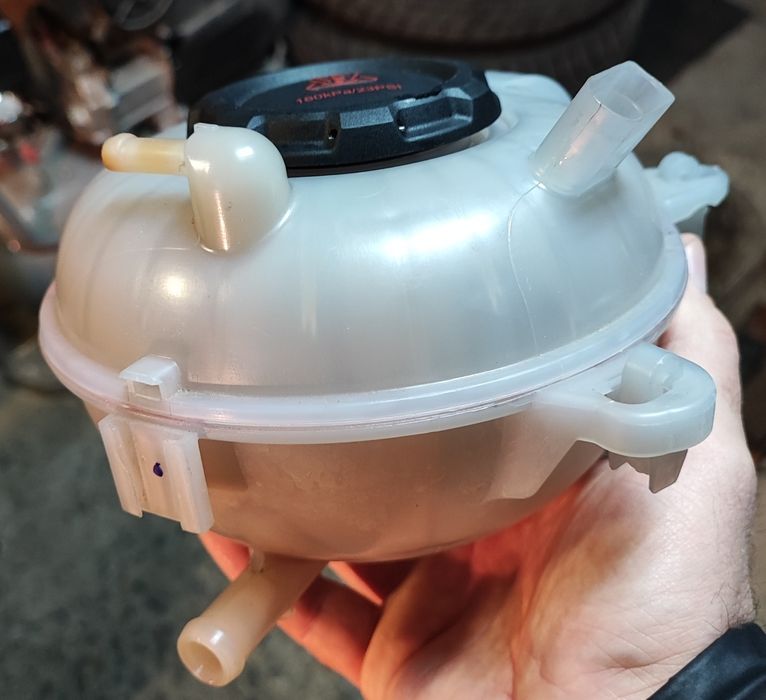 Розширювальний бачок охолодження, Volkswagen Tiguan, 2.0 TSI
Розширюва