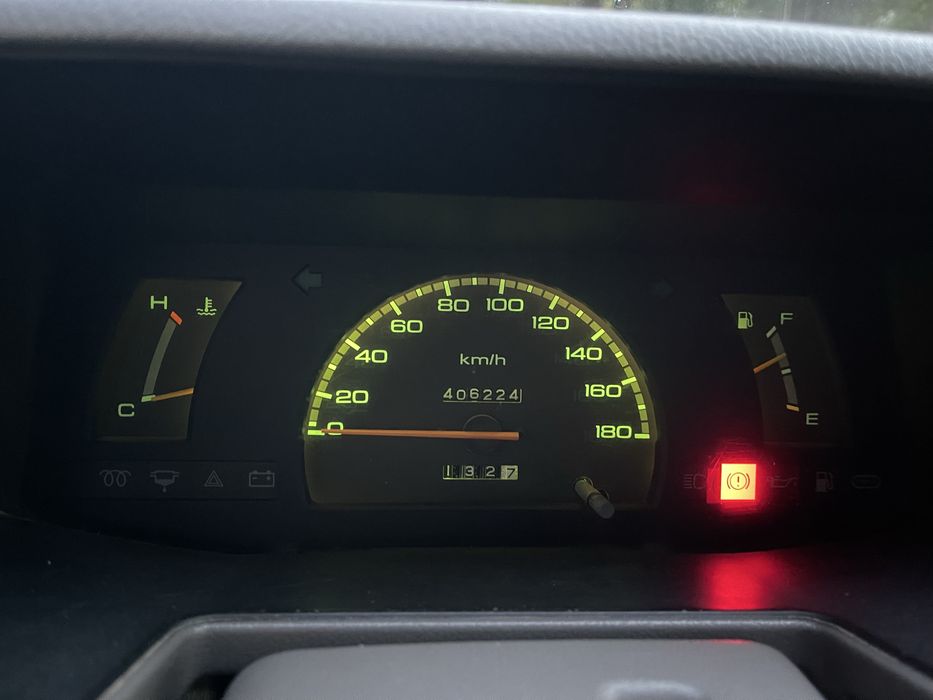 Pick-up 5 lugares, 4x2, caixa aberta