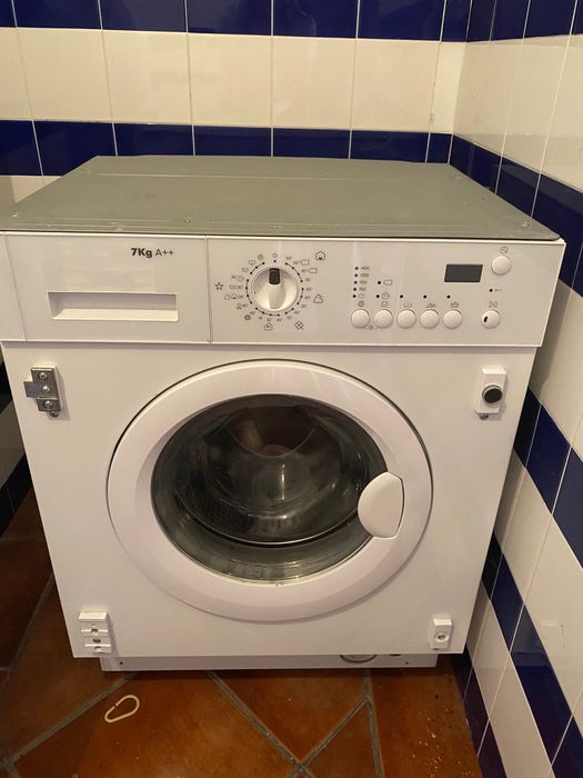 Máquina de lavar embutir com portas em MDF