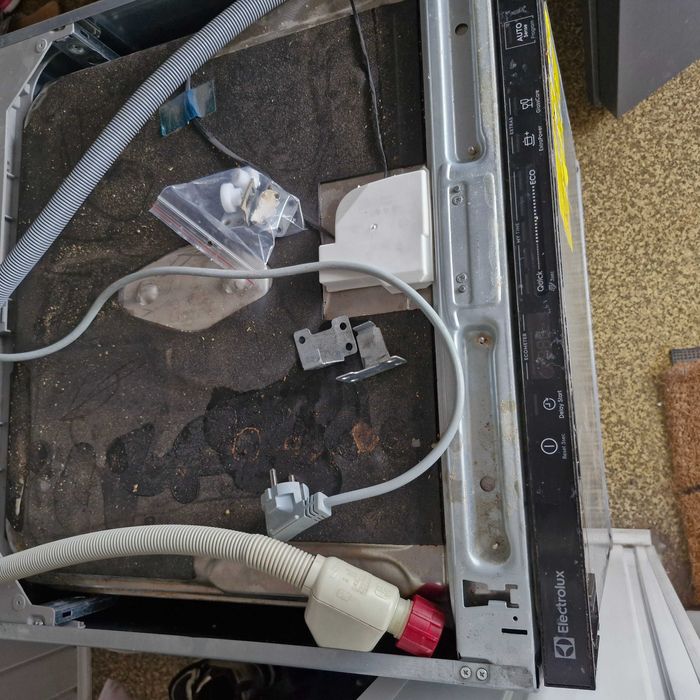 Zmywarka Electrolux EES47320L na części