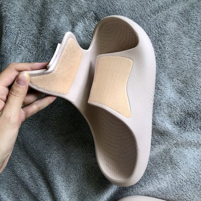 Шльопанці Crocs