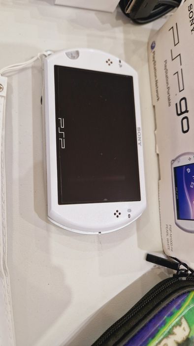 Sony PSP Go 24гиг 60игр+ чехол!