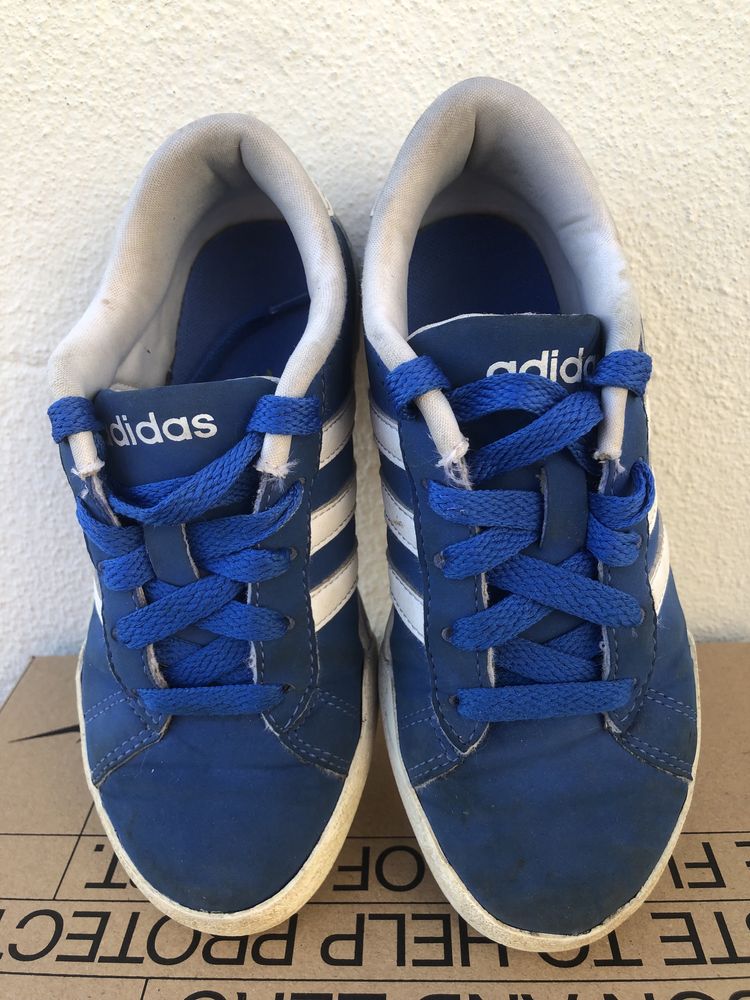 Sapatilhas Adidas azul tamanho 30,5