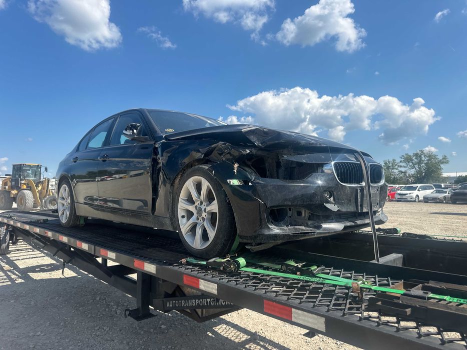 В дорозі BMW F30 320i 2013