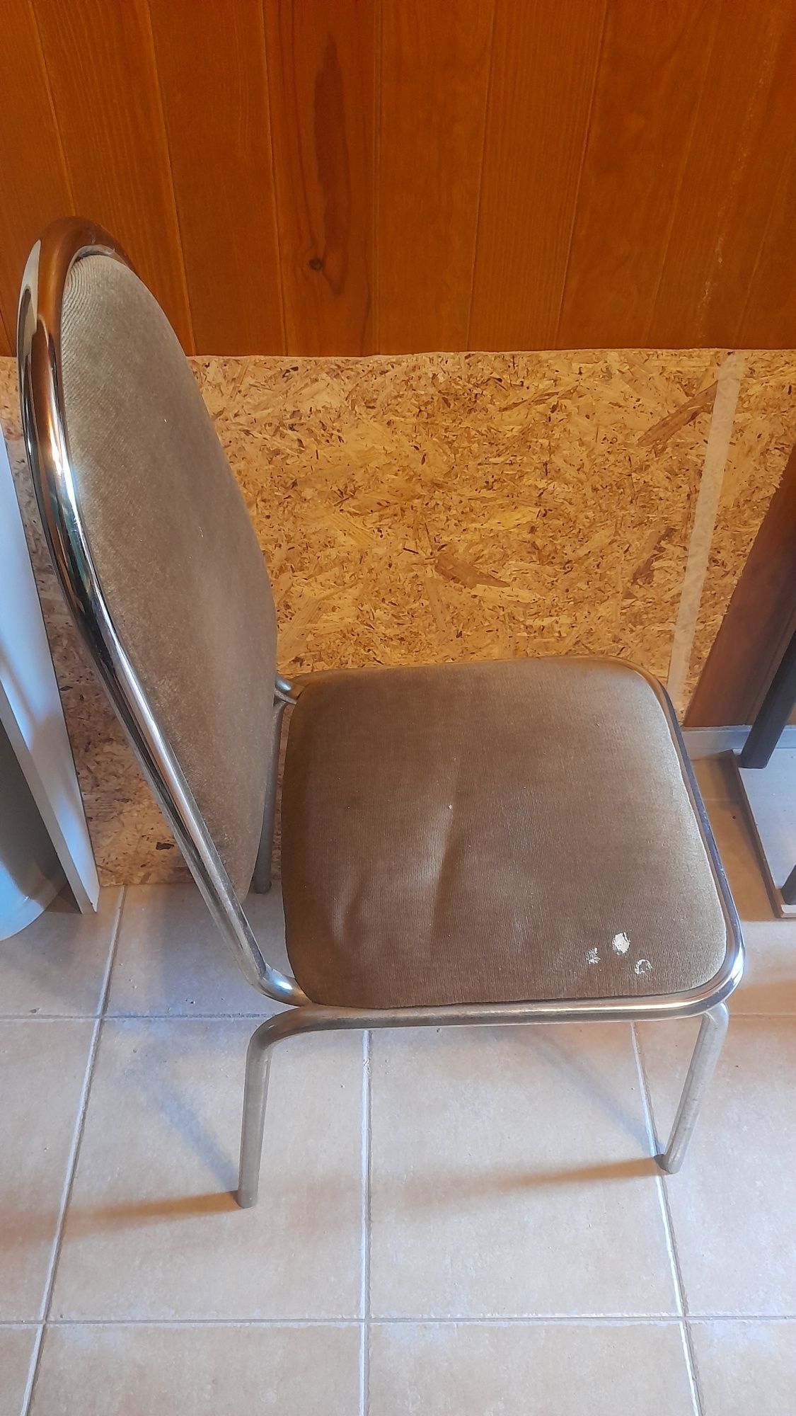 Mesa com 5 cadeiras